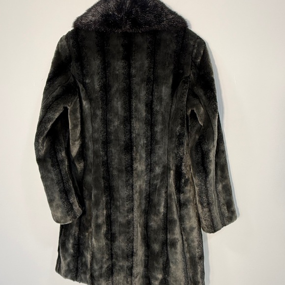 Kristen Blake Charcoal Faux Fur Teddy Coat - Picture 5 of 11